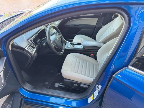 Used 2018 Ford Fusion S FWD image 4