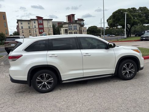 Used 2016 Toyota Highlander XLE FWD image 5