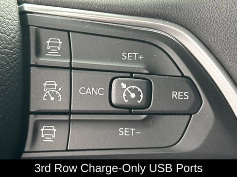 Used 2023 Jeep Grand Cherokee L Laredo AWD/4WD image 16