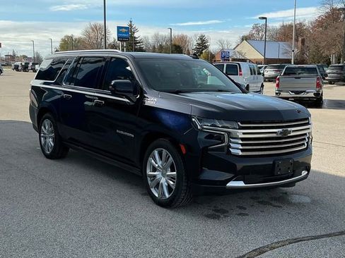 Used 2022 Chevrolet Suburban High Country image 17