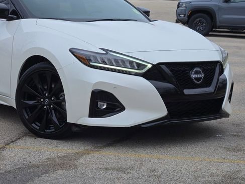 Used 2023 Nissan Maxima SR w/ Sport Mat Group FWD image 2
