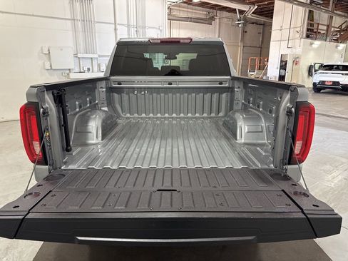 Certified 2024 GMC Sierra 1500 SLT image 7