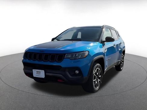 Used 2025 Jeep Compass Trailhawk AWD/4WD image 7