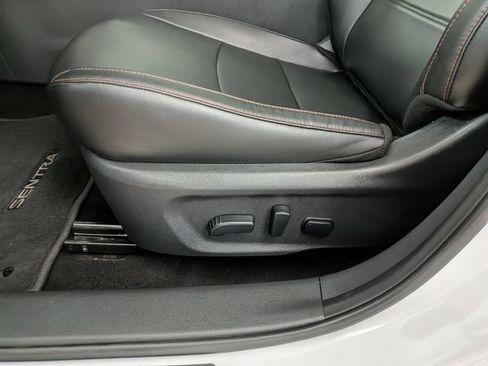 Used 2025 Nissan Sentra SR w/ SR Premium Package FWD image 13