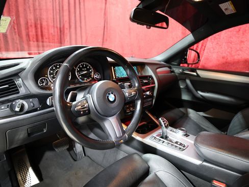 Used 2018 BMW X4 M40i image 12