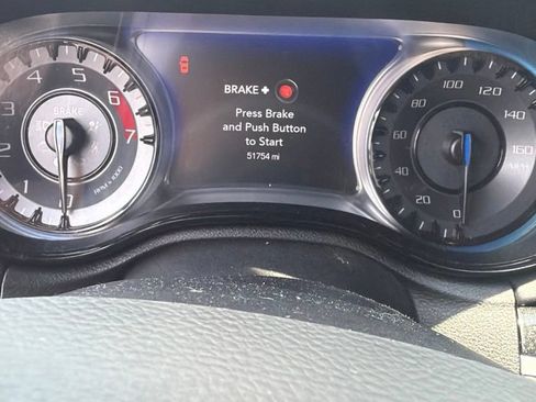Used 2023 Chrysler 300 C RWD image 10