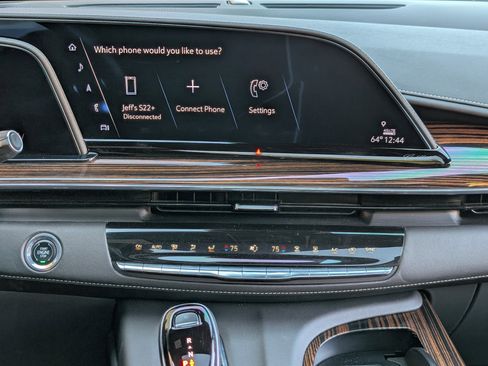 Used 2023 Cadillac Escalade Premium Luxury image 27