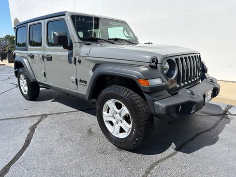Used 2022 Jeep Wrangler Unlimited Sport AWD/4WD image 2