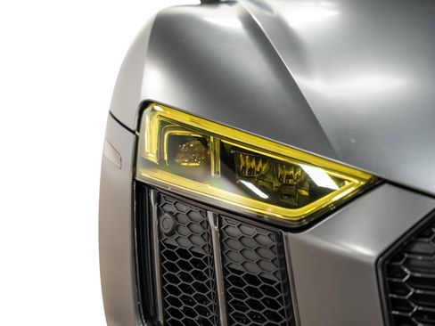 Used 2018 Audi R8 V10 w/ Premium Package image 8