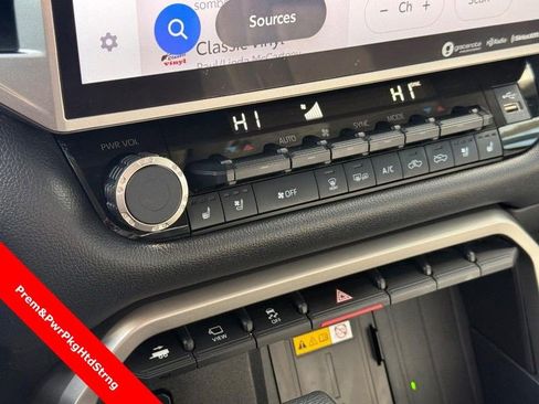 Used 2024 Toyota Tundra Limited image 29