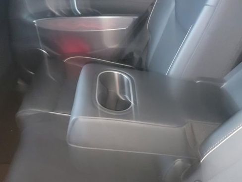 Used 2022 Genesis GV70 2.5T w/ Advanced Package image 24