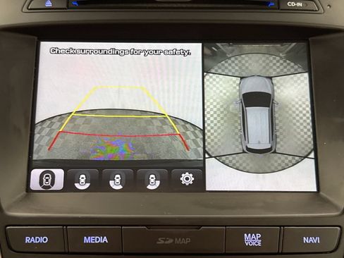 Used 2018 Hyundai Santa Fe Sport w/ Cargo Package FWD image 16