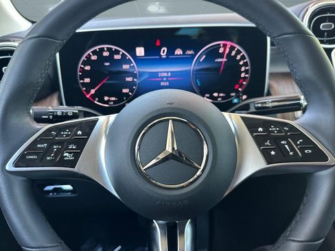 Used 2025 Mercedes-Benz GLC 350e 4MATIC image 10
