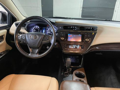 Used 2013 Toyota Avalon XLE FWD image 19