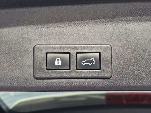 Used 2023 Subaru Ascent Limited w/ Technology Package image 12