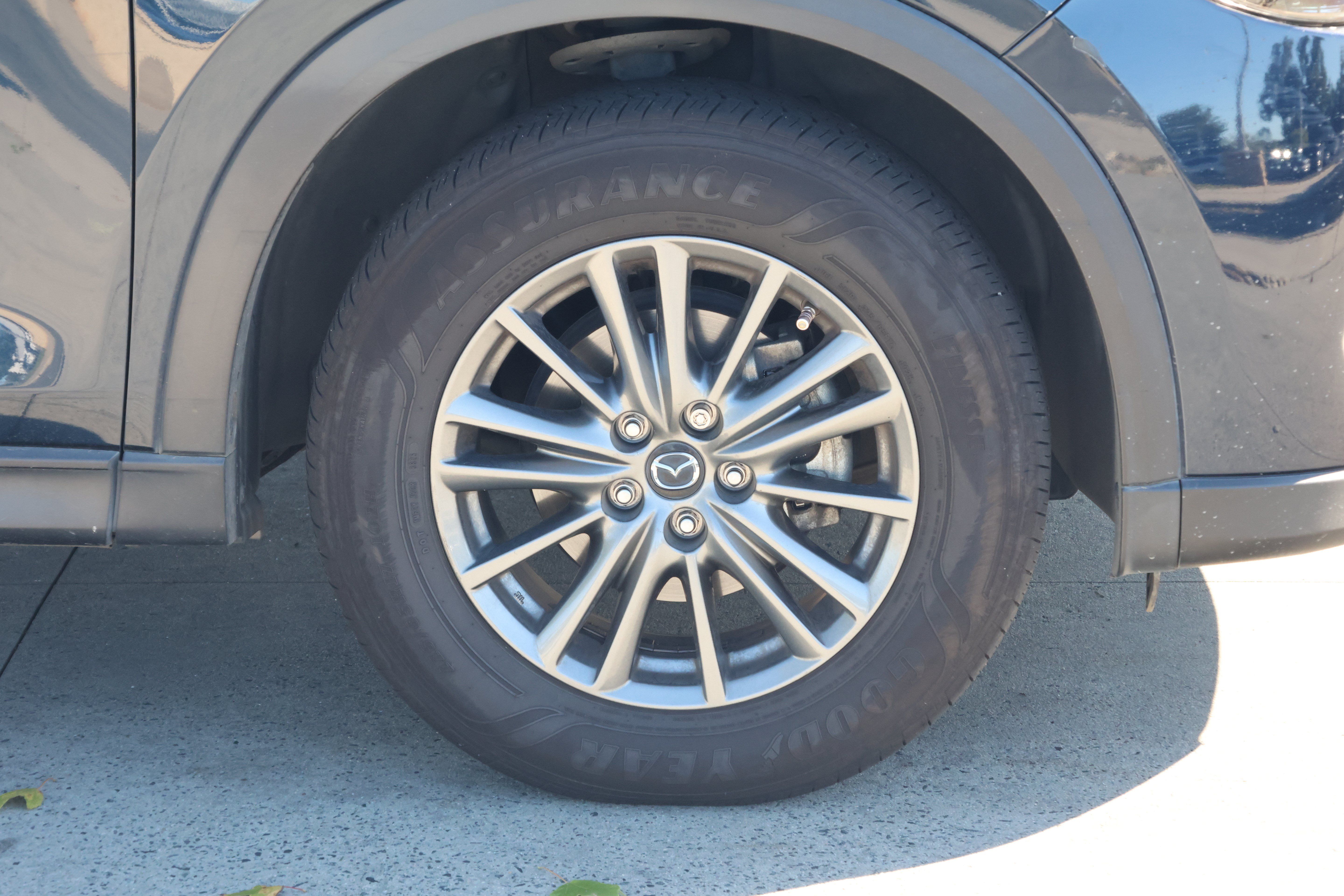 Used 2017 MAZDA CX-5 Touring w/ Preferred Equipment Package FWD image 11