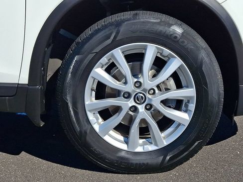 Used 2019 Nissan Rogue S w/ Special Edition Package AWD/4WD image 8
