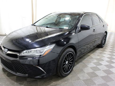 Used 2015 Toyota Camry XSE w/ Advanced Technology Package image 35