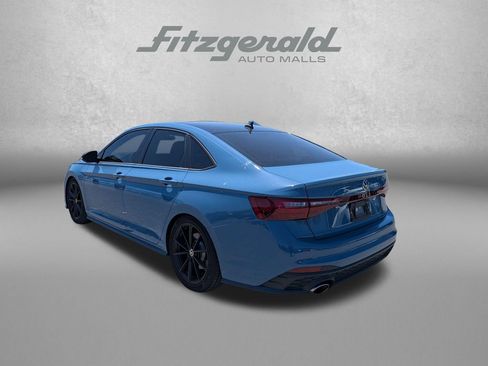 Used 2025 Volkswagen Jetta GLI Autobahn FWD image 8