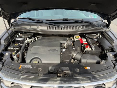 Used 2017 Ford Explorer XLT w/ Equipment Group 202A image 18