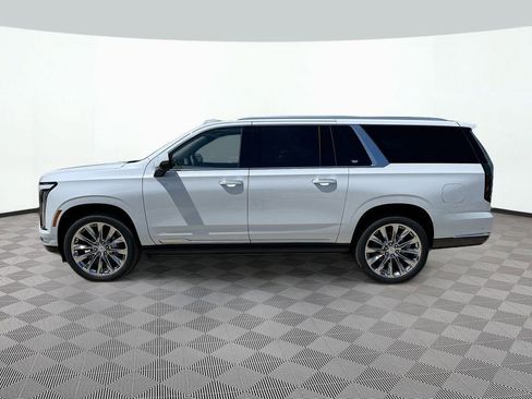 New 2026 Cadillac Escalade ESV Luxury w/ LPO, Radiant Package AWD/4WD image 8