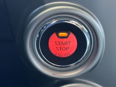 Used 2021 Nissan Titan SV w/ SV Convenience Package image 31