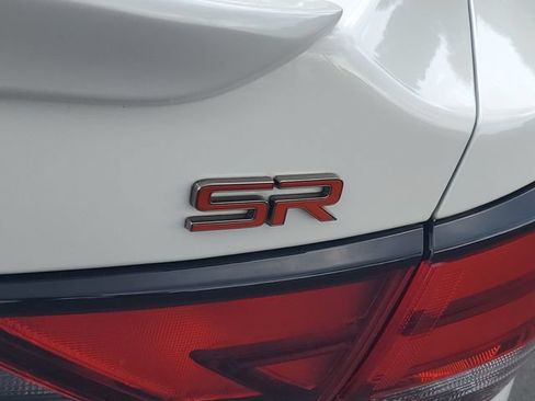 Used 2025 Nissan Sentra SR w/ SR Premium Package FWD image 10