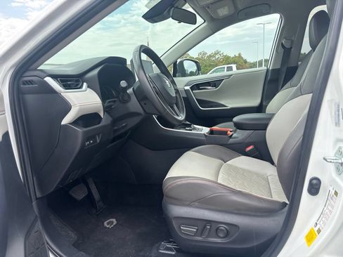 Used 2024 Toyota RAV4 Adventure AWD/4WD image 7