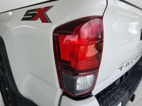 Used 2021 Toyota Tacoma SR w/ SX Package RWD image 31