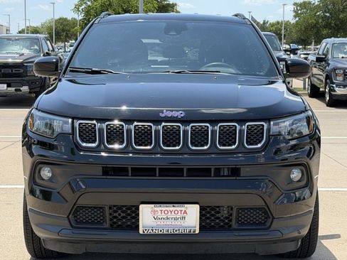 Used 2023 Jeep Compass Latitude w/ Convenience Group AWD/4WD image 8