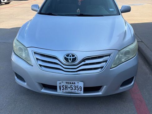 Used 2011 Toyota Camry FWD image 3