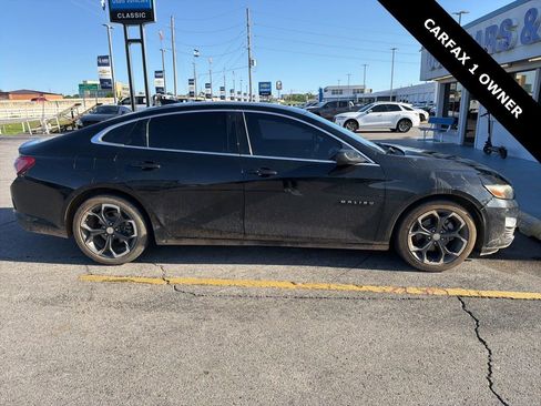 Used 2021 Chevrolet Malibu LT image 2