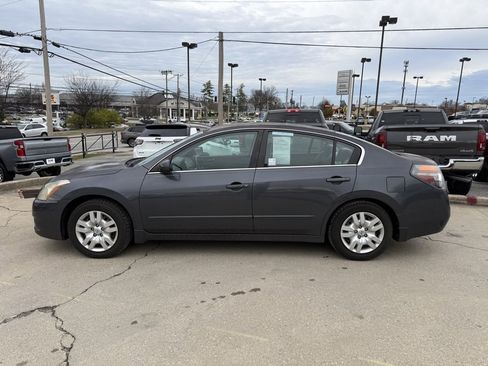 Used 2010 Nissan Altima 2.5 S image 9