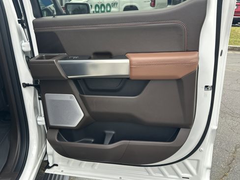 Used 2025 Ford F150 King Ranch w/ FX4 Off-Road Package image 16