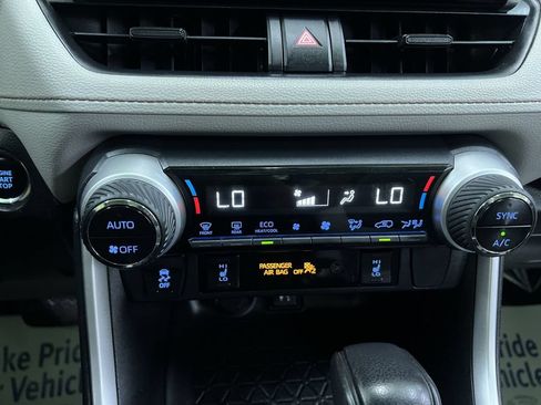 Used 2019 Toyota RAV4 XLE w/ Convenience Package AWD/4WD image 23