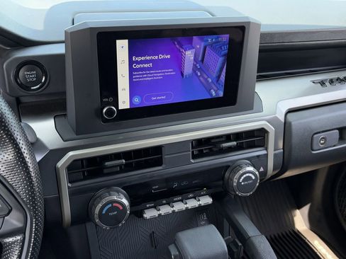 Used 2025 Toyota Tacoma SR5 AWD/4WD image 20