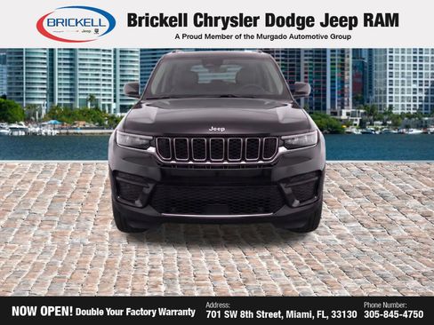 Used 2025 Jeep Grand Cherokee Laredo X RWD image 5