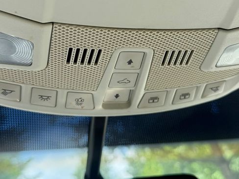 Used 2016 Ford Edge Titanium FWD image 20