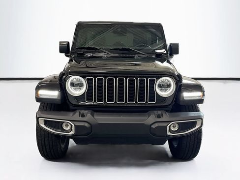 Used 2025 Jeep Wrangler Unlimited Sahara AWD/4WD image 2