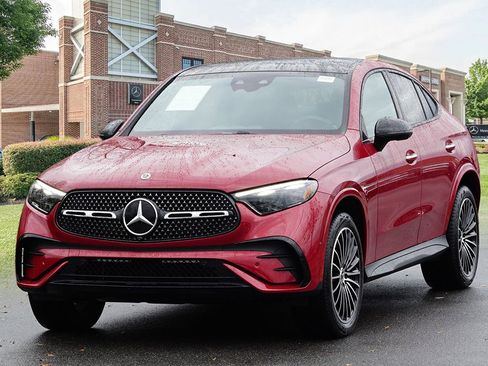 Certified 2025 Mercedes-Benz GLC 300 4MATIC image 4