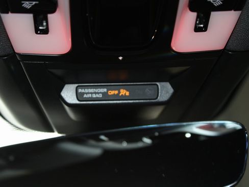 Used 2023 Porsche Cayenne S image 41