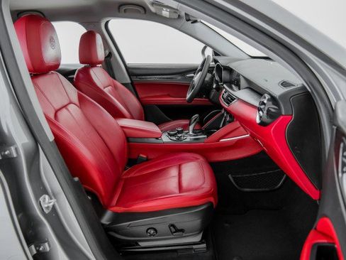 Used 2019 Alfa Romeo Stelvio RWD image 30