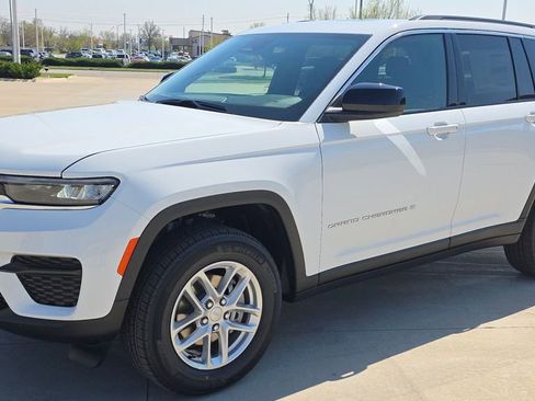 New 2026 Jeep Grand Cherokee Laredo AWD/4WD image 1