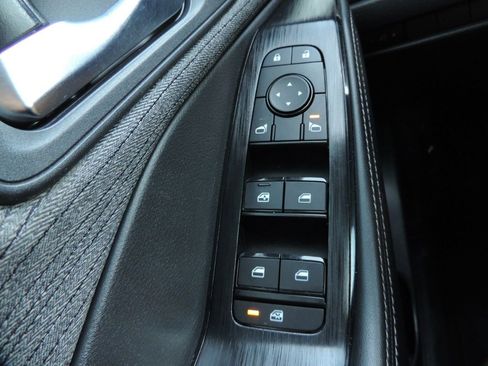 Used 2023 Nissan Rogue SV FWD image 25
