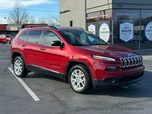 Used 2017 Jeep Cherokee Sport image 3