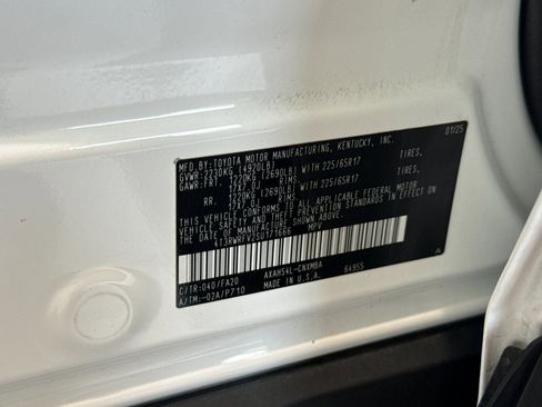 Used 2025 Toyota RAV4 XLE AWD/4WD image 16