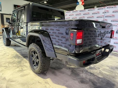 Used 2023 Jeep Gladiator Willys image 11