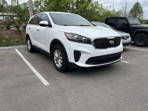 Used 2020 Kia Sorento LX image 1