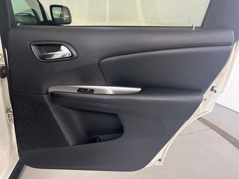 Used 2016 Dodge Journey SE w/ Flexible Seating Group FWD image 28