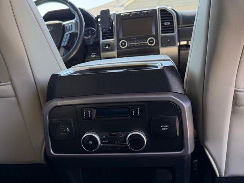 Used 2021 Ford Expedition Platinum AWD/4WD image 9